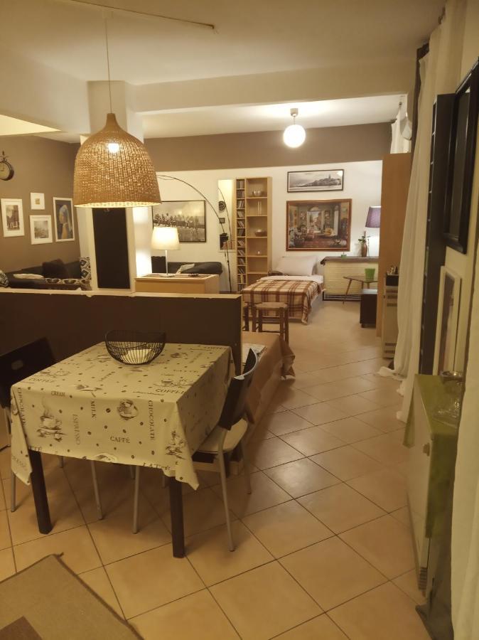 Spacious Cosy Apt Thessaloniki Buitenkant foto